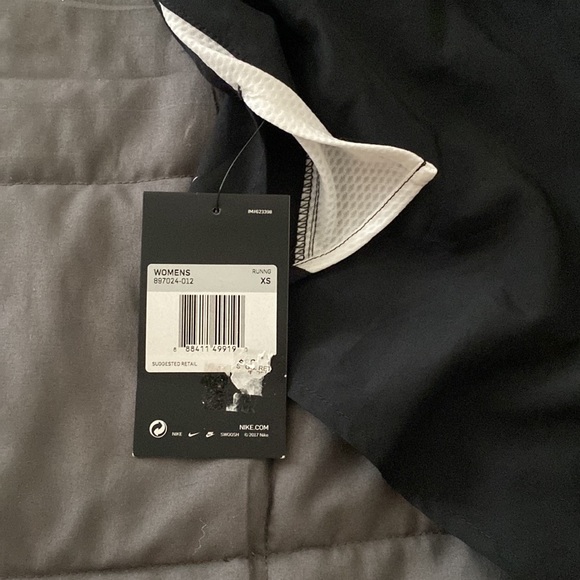 Nike Women’s Dri-Fit shorts - Picture 4 of 4